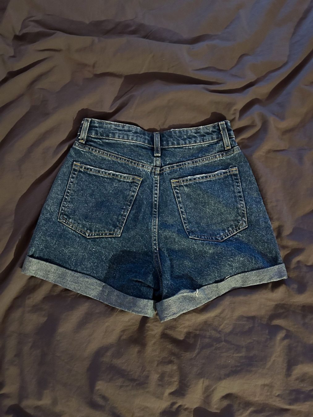 H&M Hosen: Jeans Shorts – Gebraucht aus Oberurnen von carinalobnig 1