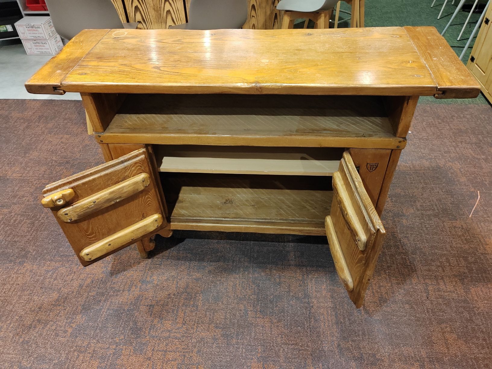 Armadi: Antiker Schrank – Usato da Surcuolm venduto da Surcuolmer 1