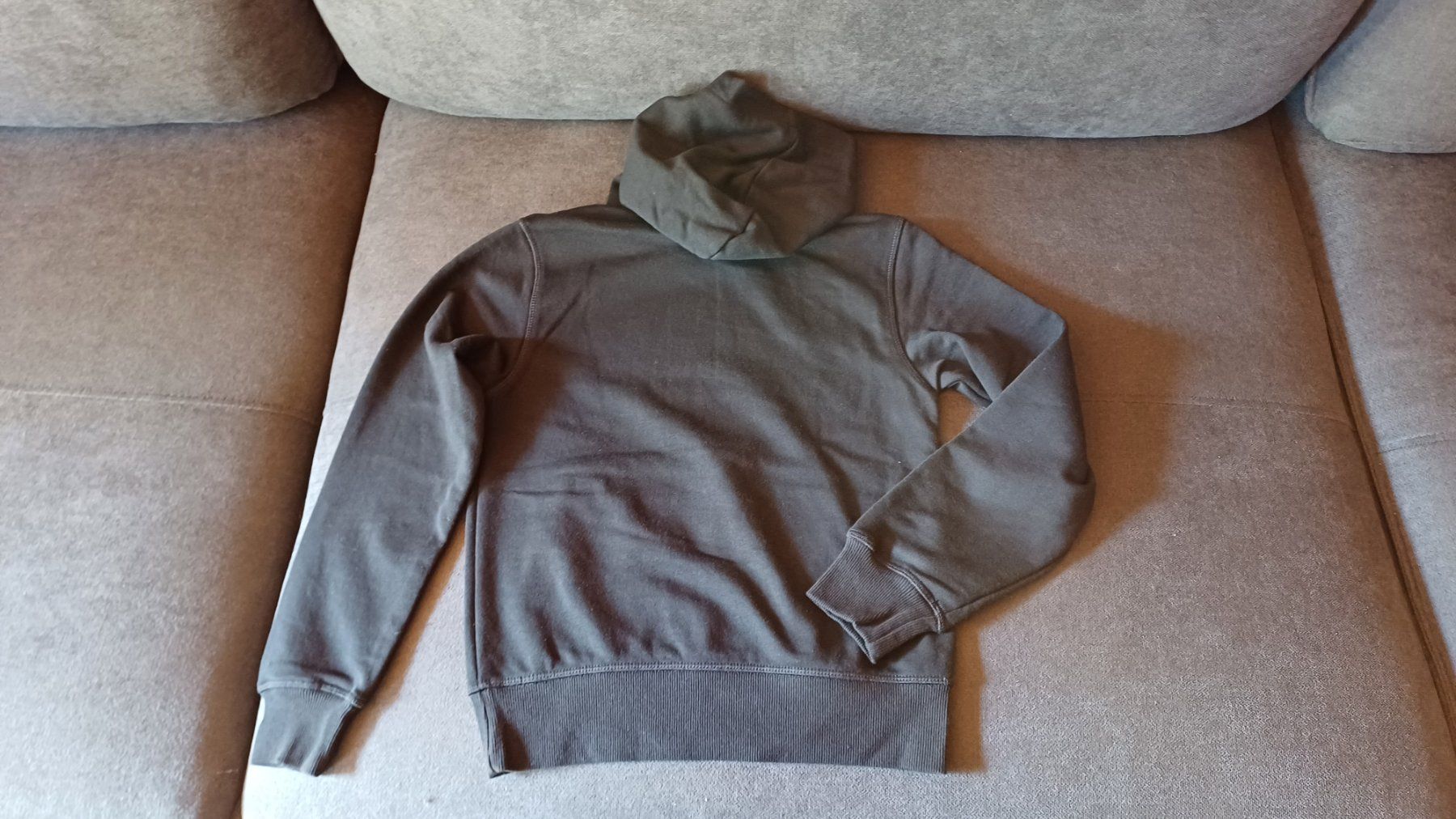 New Balance Maglioni & Felpe: New Balance Pullover Gr.122/128 Neu – Nuovo (secondo la descrizione) da Oberrieden venduto da Raja011 1