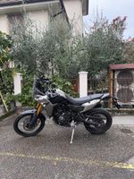 Moto Yamaha Tenere 700 couleur gris état impeccable