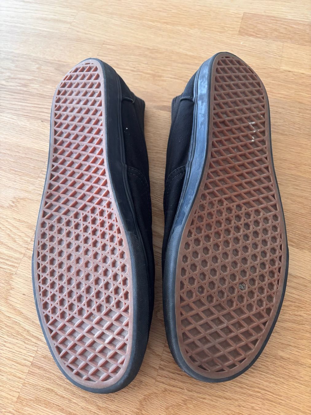 Vans Chaussures hommes: Vans noire – D'occasion à Prilly par Ezareth 1