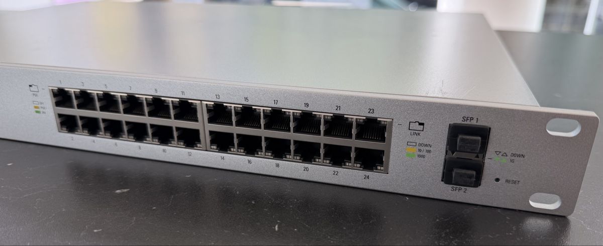 Ubiquiti Racks & Ständer: UniFi Switch 24 250W POE – Gebraucht aus Egliswil von HolgerHermann 1