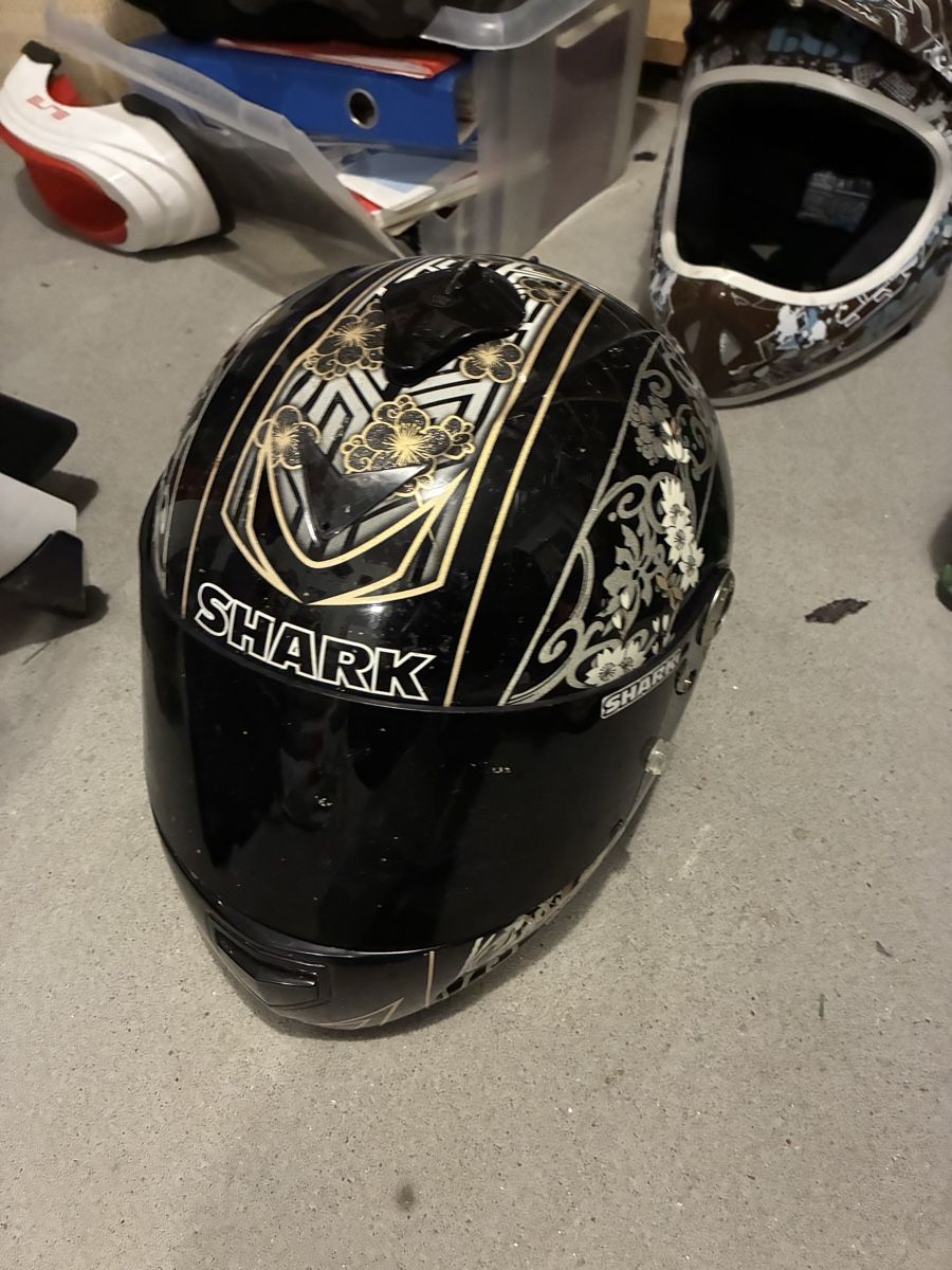 Helme & Visiere: Casque moto – Gebraucht aus Moutier von Aiguille_du_temps 1