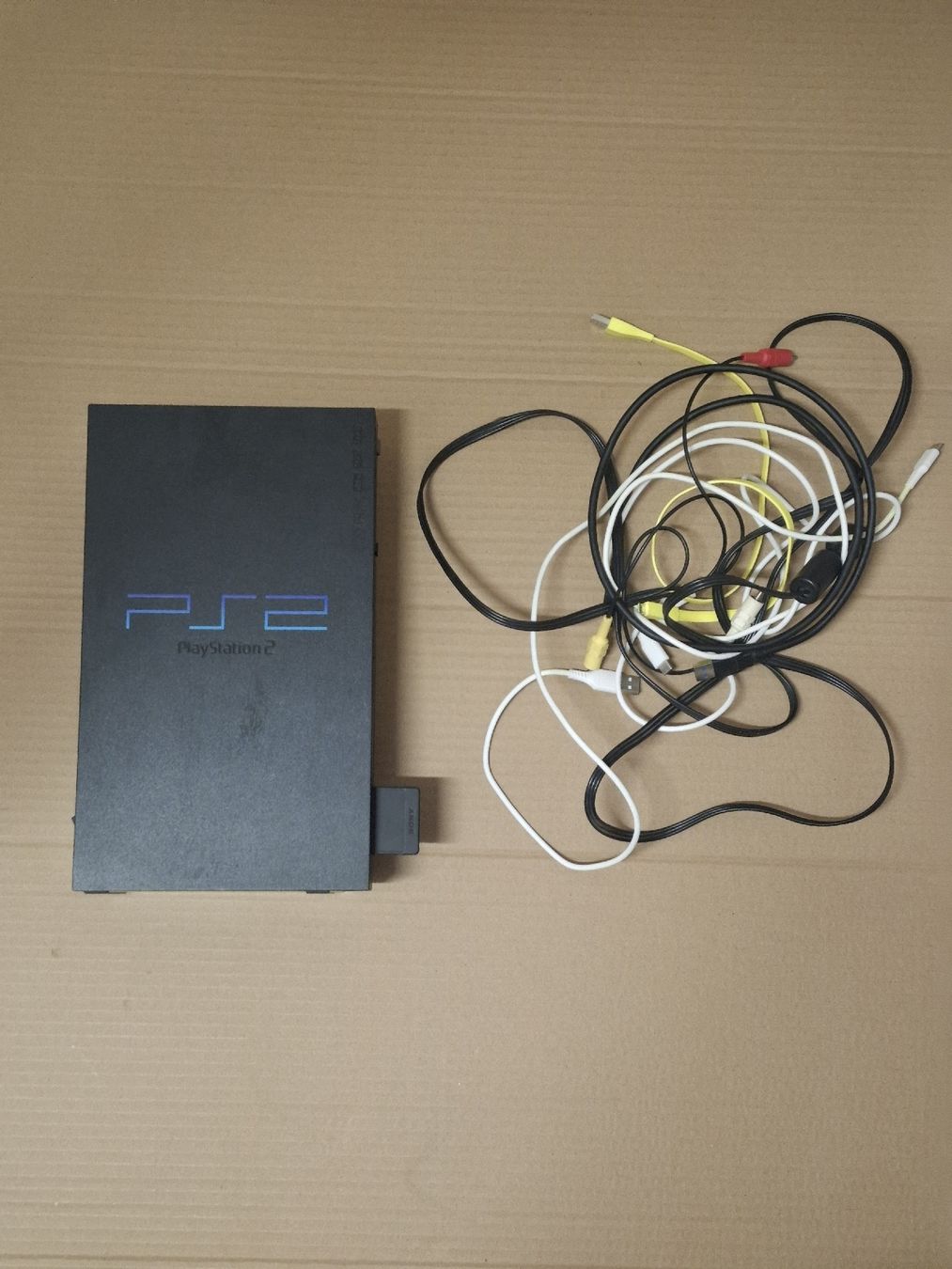 Sony Spiele: Playstation 2 Konsole mit Kabeln  – Gebraucht aus Schliern b. Köniz von ahmetugurtokalii
