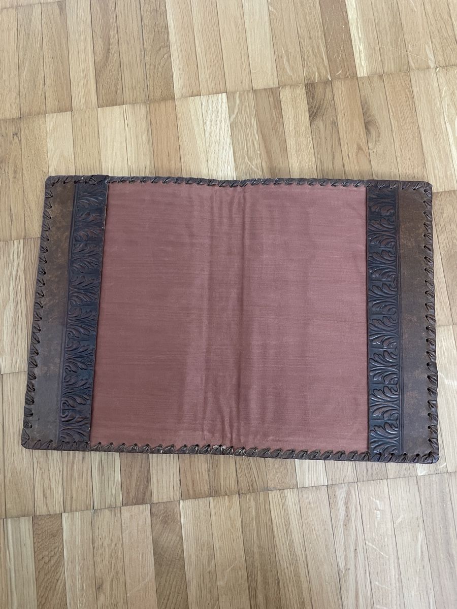 Cover & Protezioni schermo: Antique Embossed Leather Journal Cover – Usato da Neuchatel venduto da shi_9fzw 4