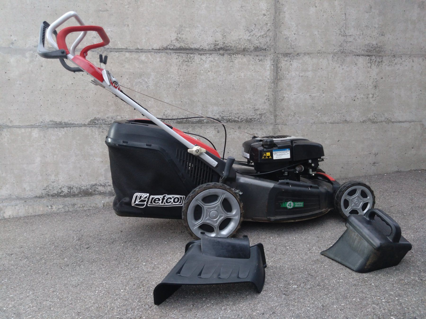 Efco Tagliaerba: Tondeuse Efco LR 53VBD – Usato da Ursy venduto da Beldito