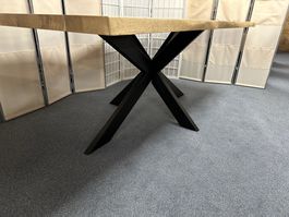 Massivholztisch TED Wildeiche massiv 220 x 100 cm Spiderfuss
