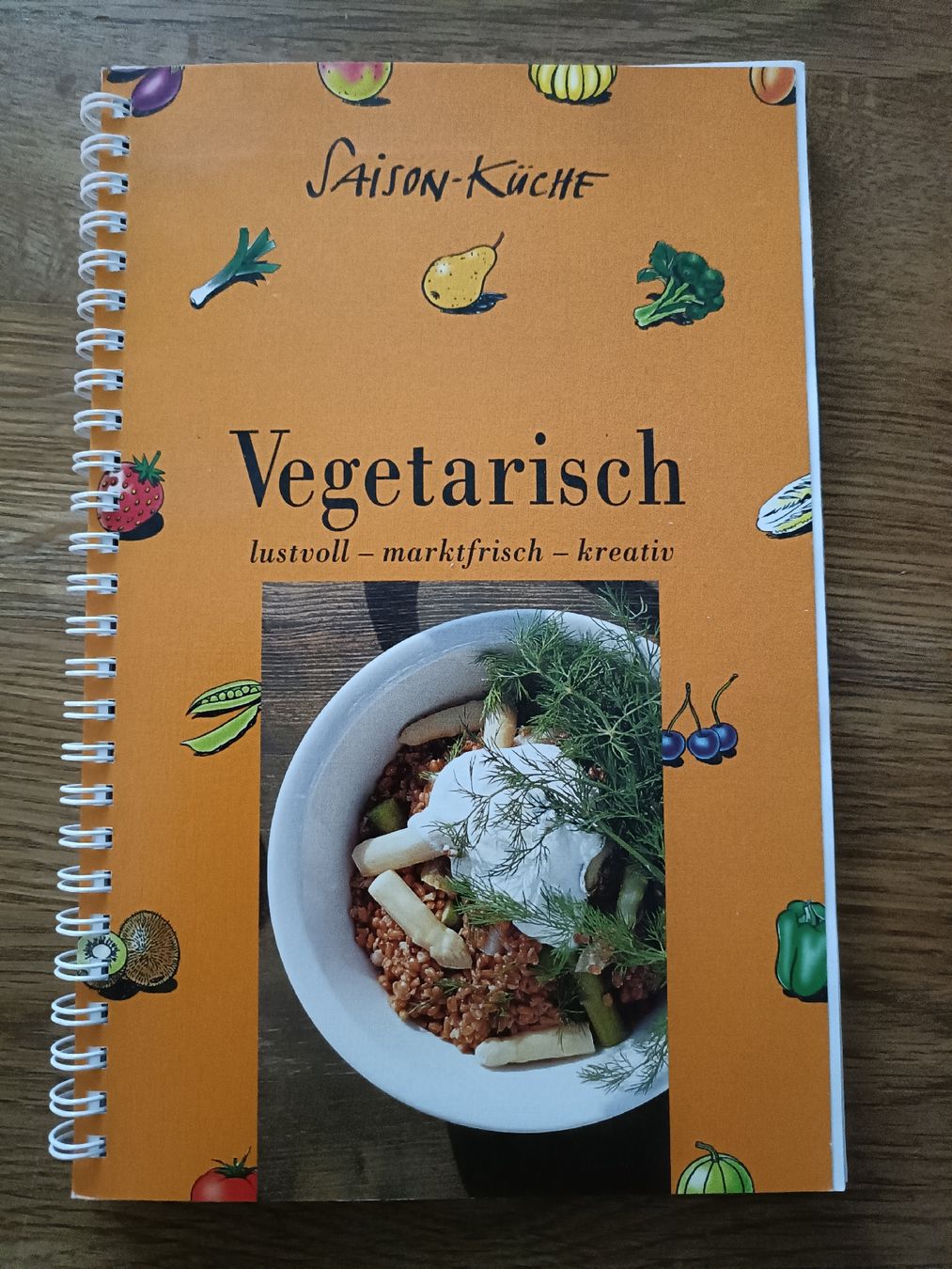 Libri: Kochbuch Saison-Küche "Vegetarisch" – Nuovo (secondo la descrizione) da Buchrain venduto da Siro82