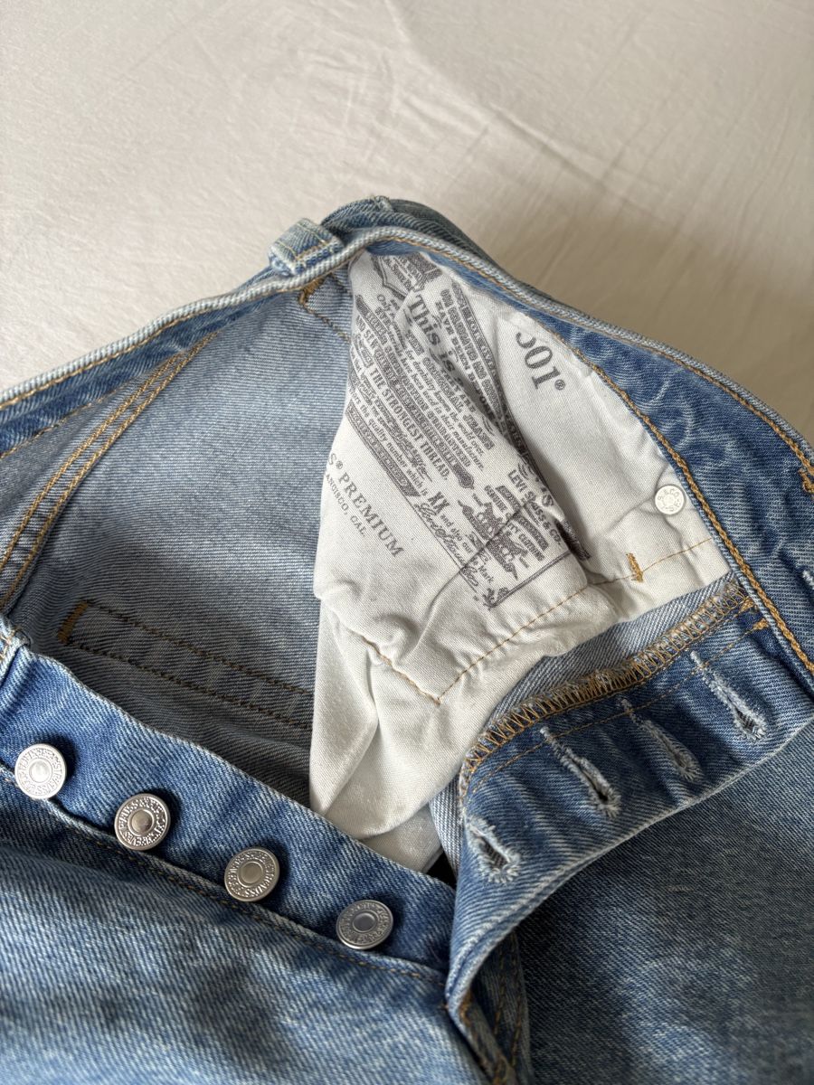 Levi's Jeans: Levi's 501 Jeansa, light blue, W27 L28 – Usato da Zürich venduto da Sera.13 4