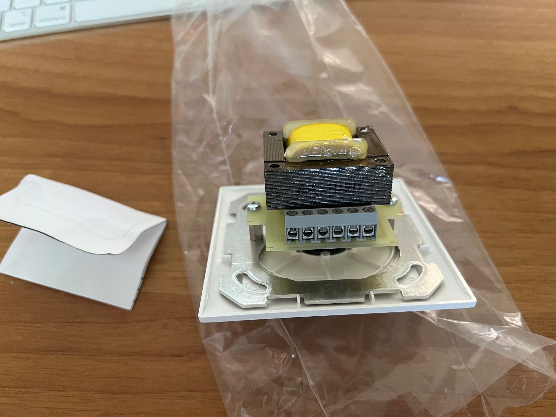 Interruttori: Commande de volume AT-1090 pour technique ELA neuf – Nuovo (secondo la descrizione) da Cossonay-Ville venduto da inf_2fds 1