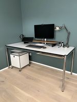 USM Haller Schreibtisch ink. Kabelnetz