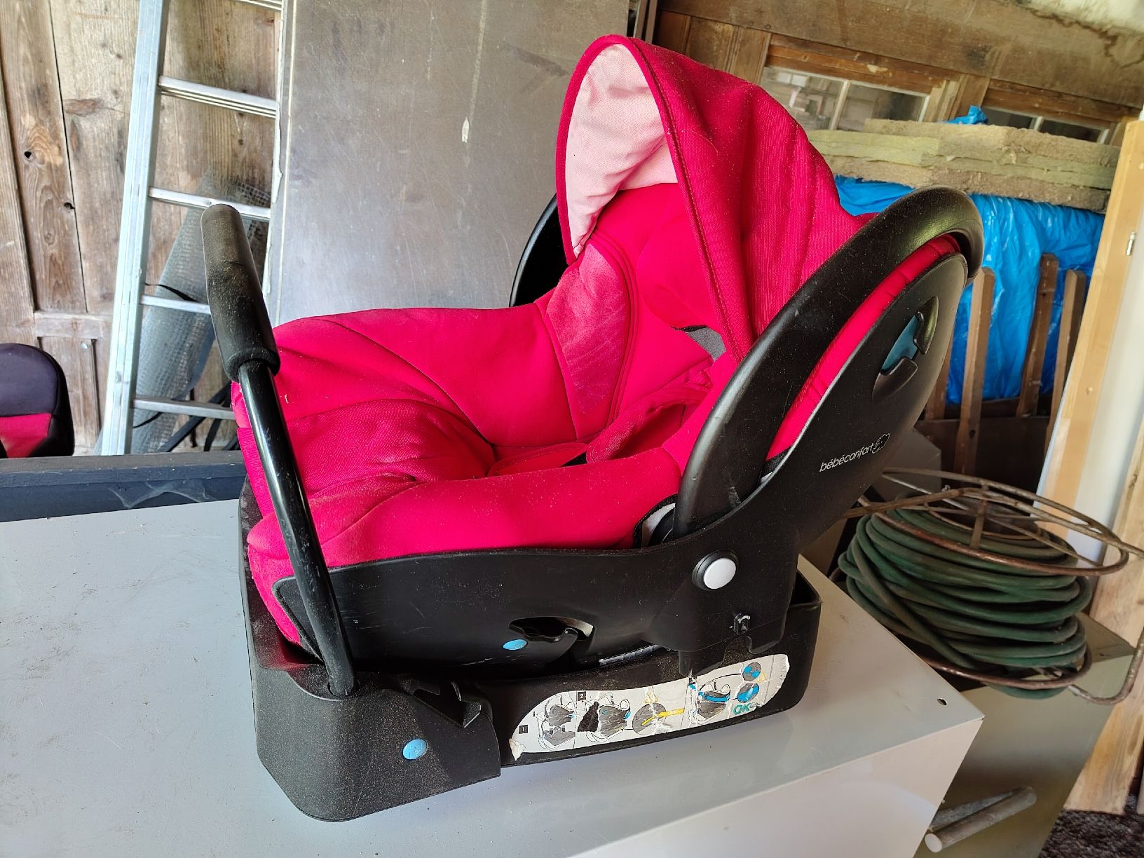 Sièges auto: Siège auto bébé Bébé Confort avec base  – D'occasion à Treyvaux par gro_79xt 4