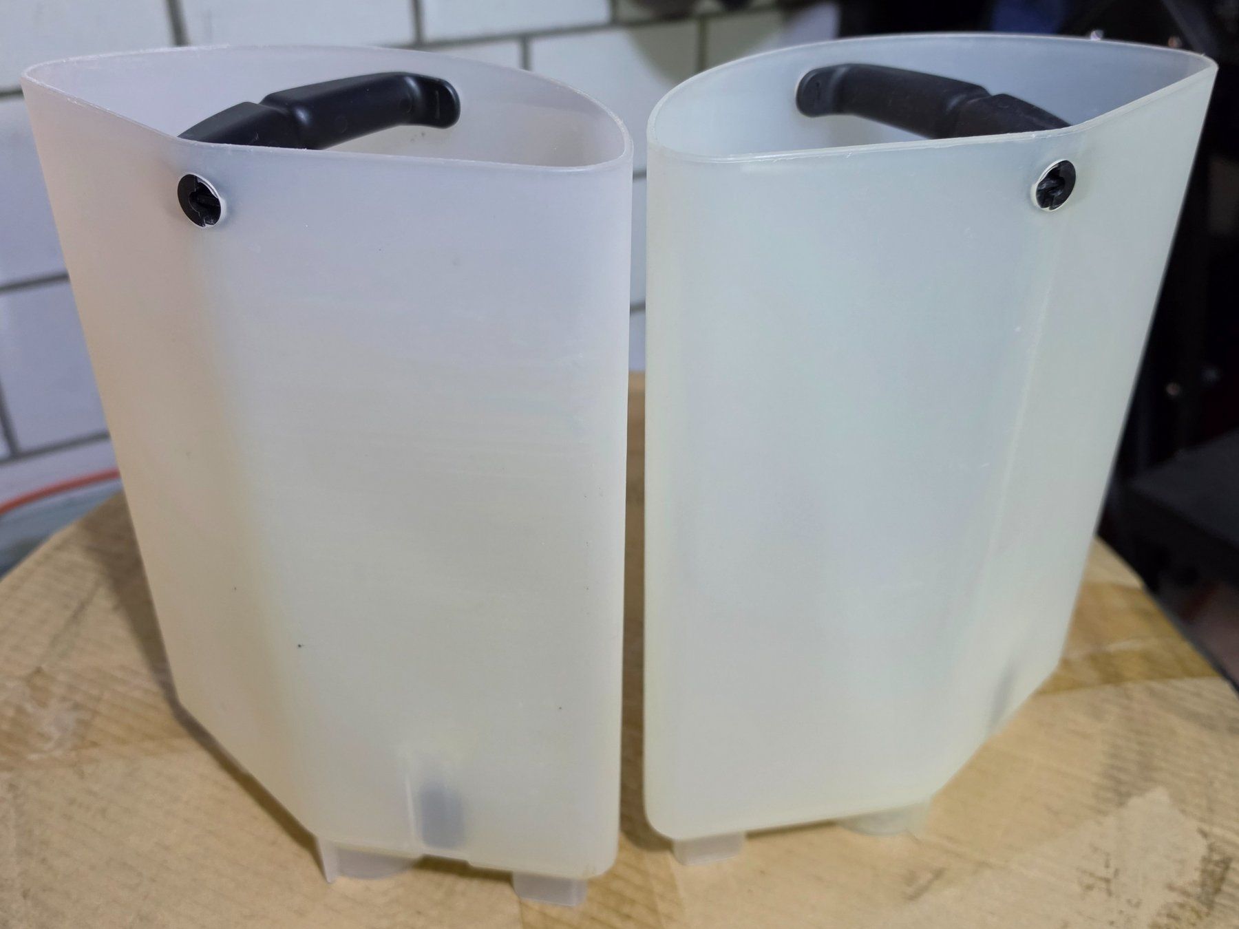 Abbeveratoi e trogoli: Zwei Wassertanks Nespresso Gemini CS200 CS203 CS220 CS223 – Usato da Safenwil venduto da gudda 1
