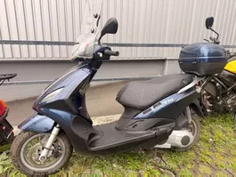 Piaggio Fly 125