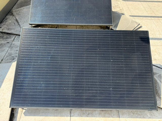 Dispositivi a energia solare: EET LightMate G+ 650W Balkonsolaranlage – Usato da Winkel venduto da Cypher2 2