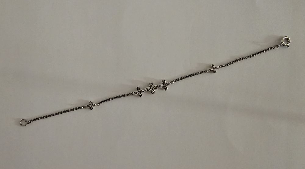 Bracelet élégant en alliage avec grande apparence pour usage quotidien et fêt