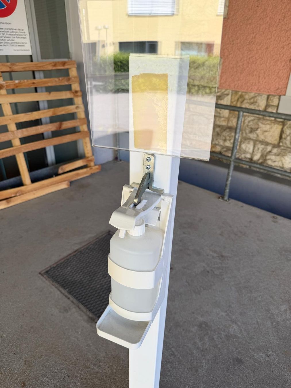 Reinigung & Hygiene: Dispenser Händedesinfektion – Gebraucht aus Niederhasli von MT660 1