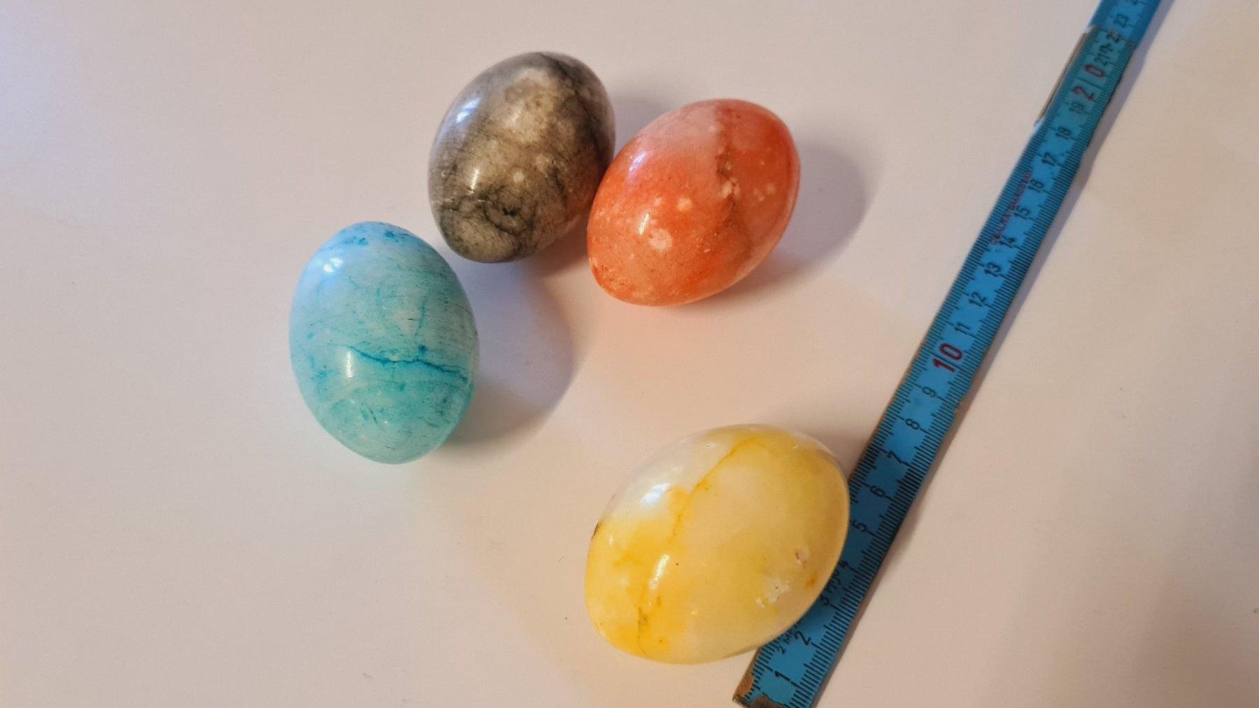 Alle Dekorationen: 4 Steineier 6cm – Gebraucht aus Lenzburg von Warenhilfe 1