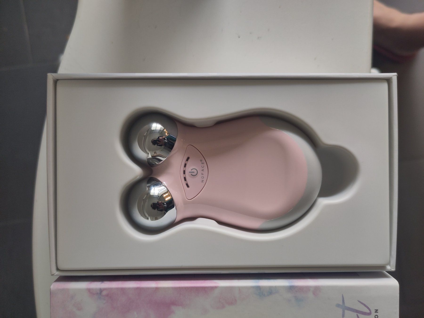 Nuface Gesichtspflege: NuFace Mini pink - microcurrent facial toning device – Gebraucht aus Basel von sho_lfd6 1
