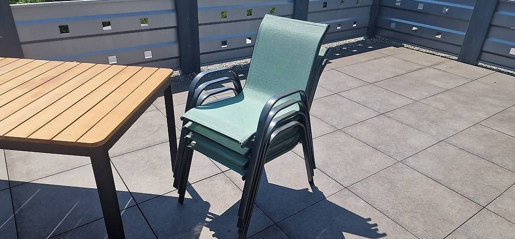 Set di tavolo e panche: Gartentisch mit 4 Stühlen & Sitzauflagen – Usato da Balgach venduto da Thatsboooo181 1