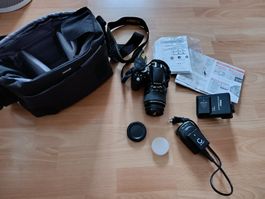Nikon D3100 Spiegelreflexkamera mit Tasche und 2 Akkus