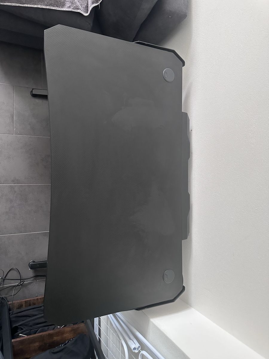 Scrivanie: Gaming Desk - good Condition - Black – Usato da Lausanne venduto da lui_kf5t 1