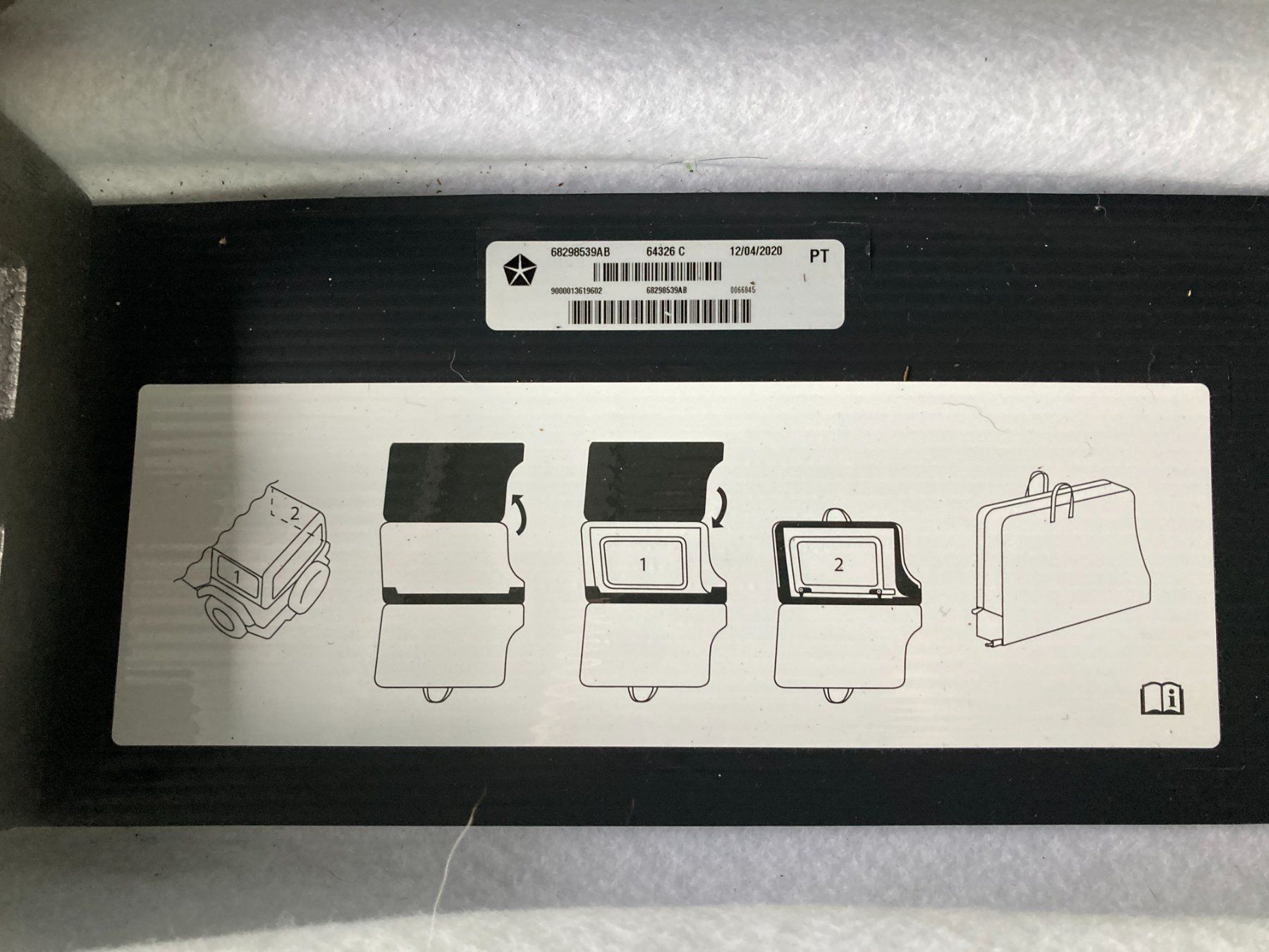 Jeep Tutti pezzi di ricambio auto: Jeep Wrangler Hardtop Tasche 68298539AB – Usato da Cham venduto da WB2223 3