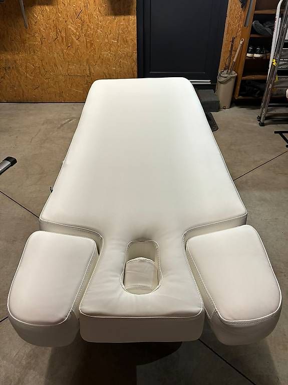 Lettini & sedie per cosmetici: Table de massage à 4 moteurs – Usato da La Chaux-de-Fonds venduto da jer_yck7 2