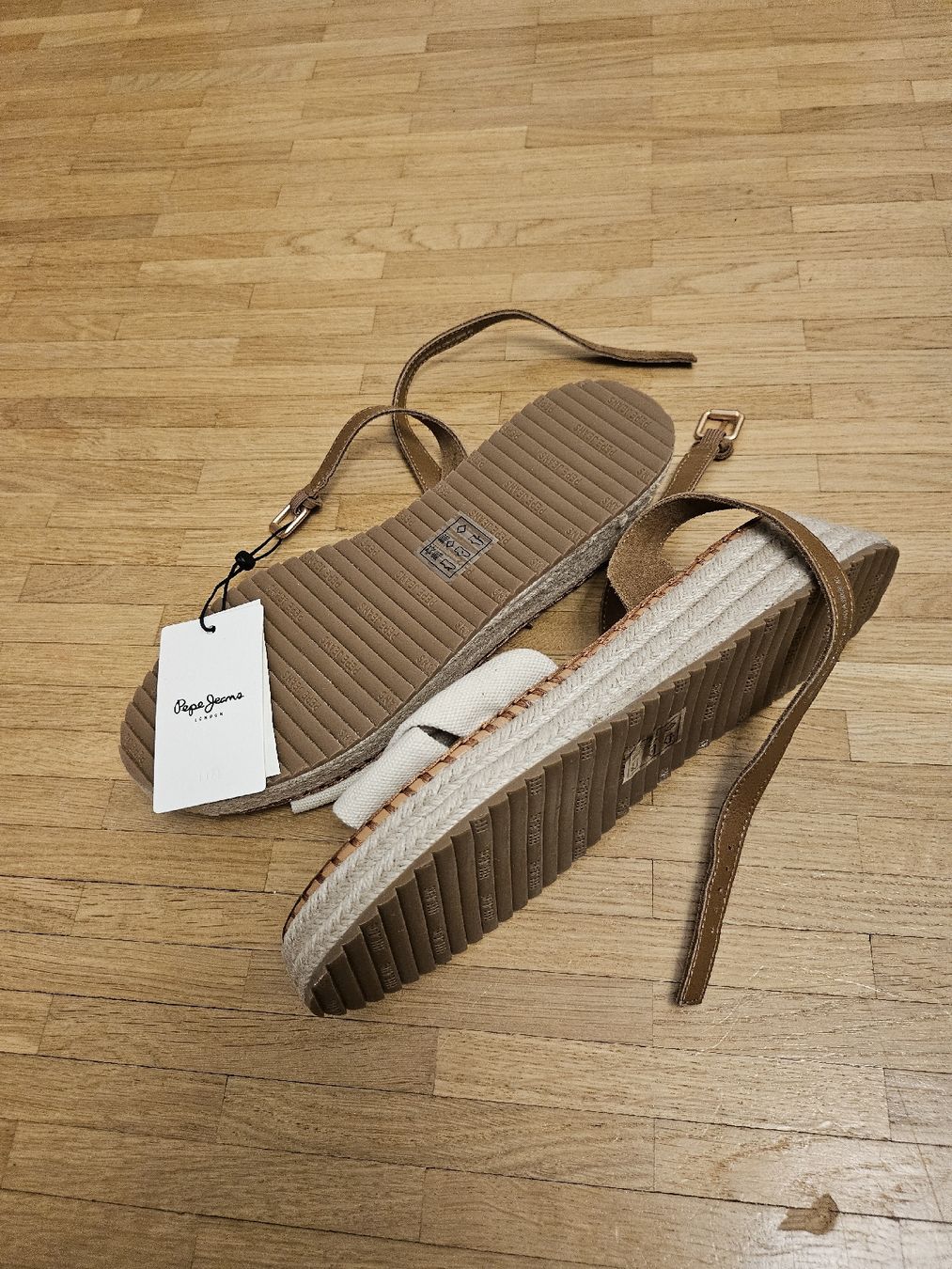 Pepe Jeans Scarpe da donna: Sandales Pepe Jeans neuves – Nuovo e nell'imballaggio originale da La Tour-de-Peilz venduto da mar_2r26 1