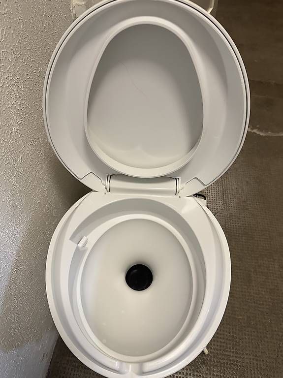 WC: Camping Thetford Toilette – Gebraucht aus Basel von elgolfo 2