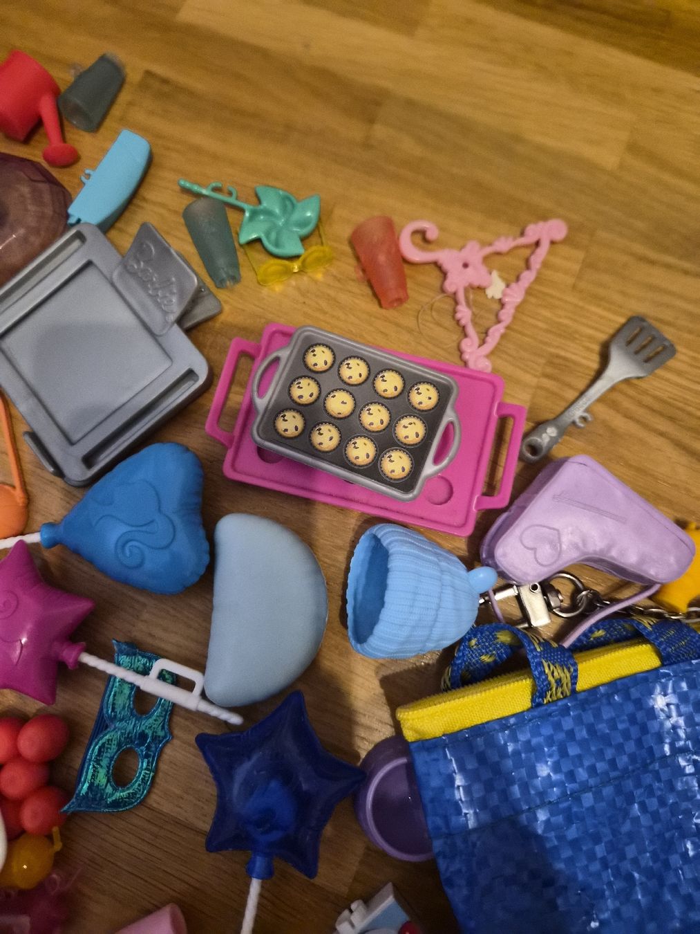 Spielzeuge: Varie  – Gebraucht aus Reinach BL von Glitterlol 2