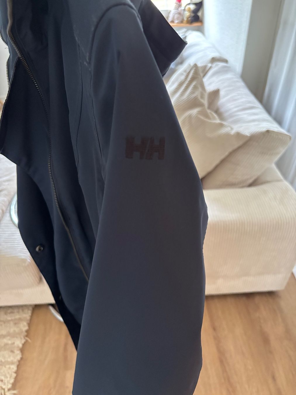 Helly Hansen Mäntel: Regenmantel Helly Hansen Grösse M dunkelblau – Gebraucht aus Basel von met_d6zt 1