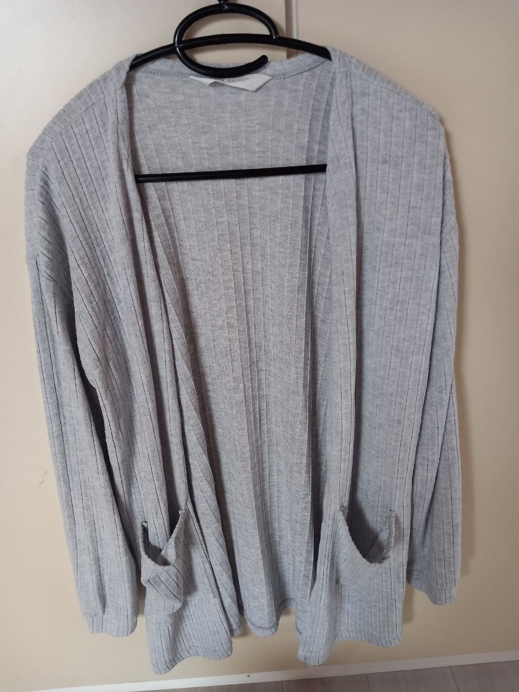 H&M Giacche & Cappotti: Cardigan hellgrau Gr.170 – Nuovo (secondo la descrizione) da Dietwil venduto da talulla