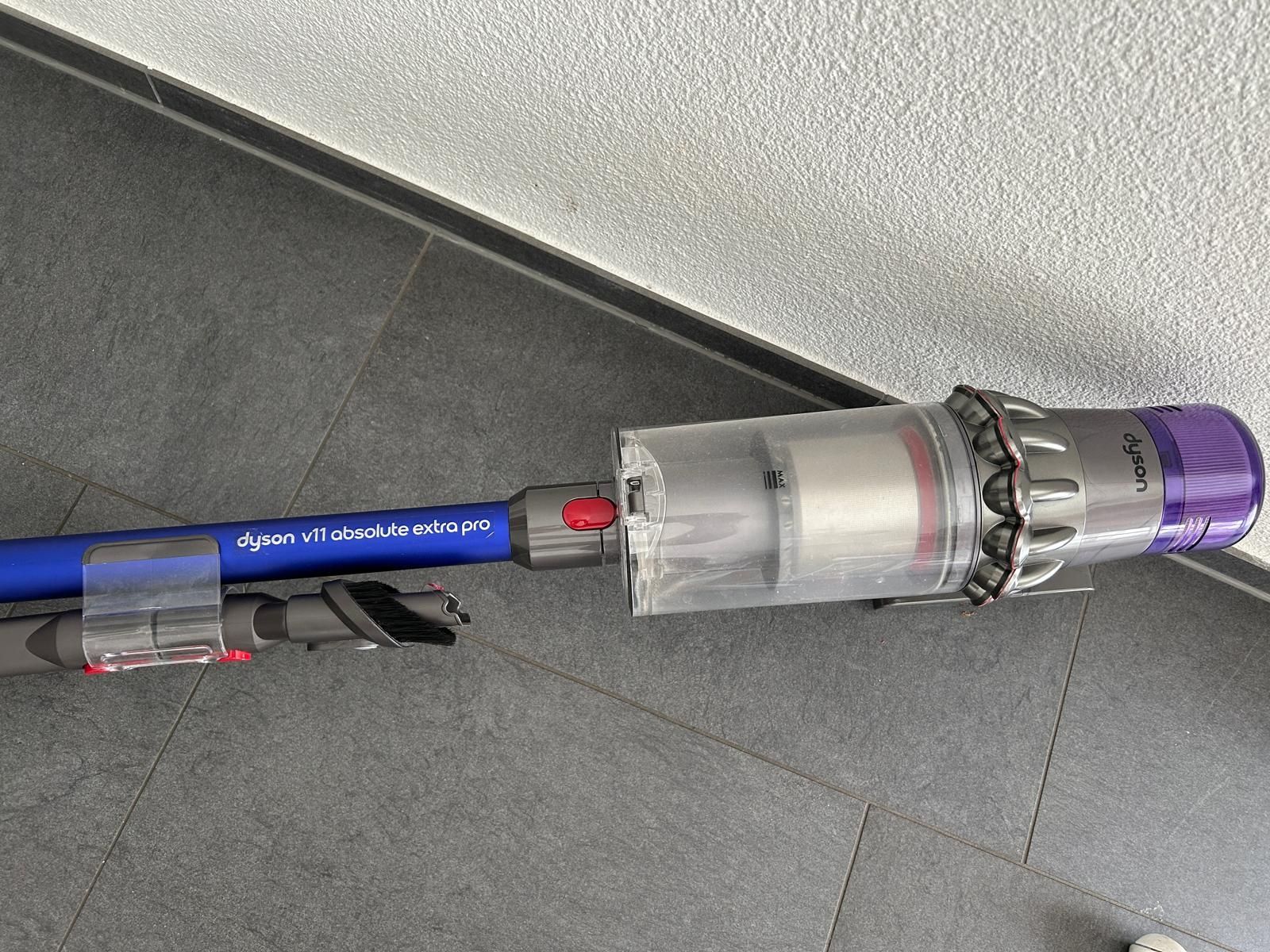 Dyson Staubsauger & Zubehör: Dyson V11 Absolute Extra Pro purple – Gebraucht aus Basel von fed_jh6t 2