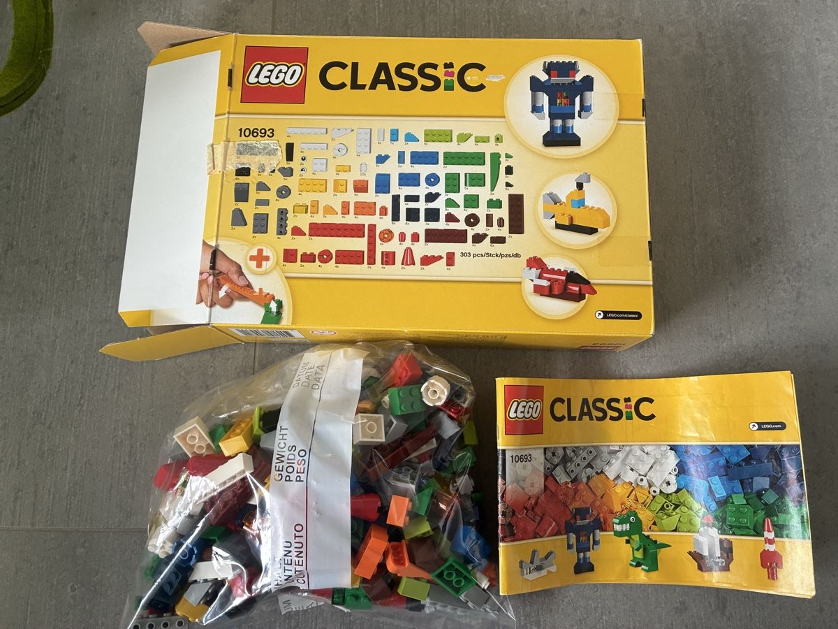 Lego Kit di costruzioni: Lego Classic 10693 – Usato da Luzern venduto da Flip_ 1