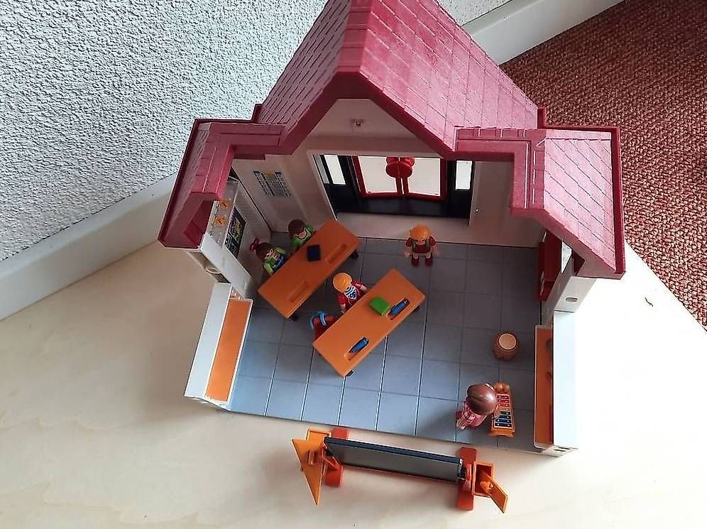 Jouets: Schulhaus – D'occasion à Mammern par hel_89ys 1
