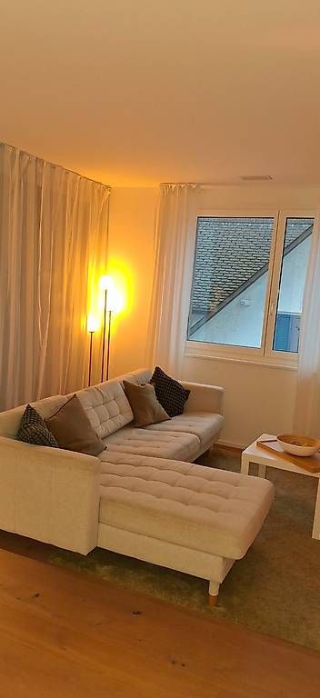 Divani: Sofa mit Sideboard und Couchtisch – Usato da Konolfingen venduto da fk01b534
