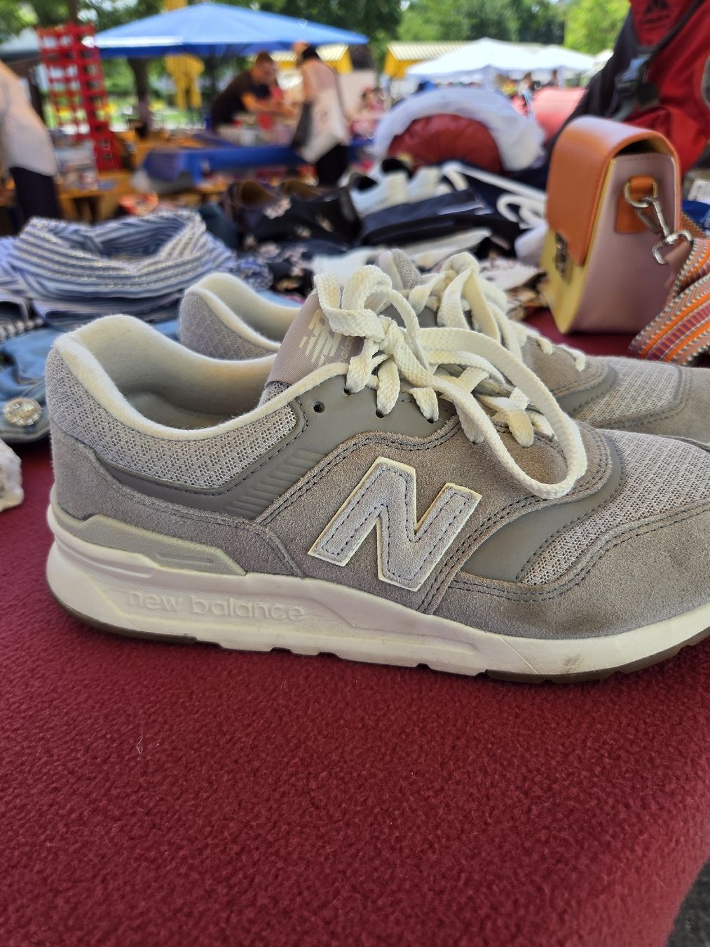 New Balance Scarpe da uomo: New Balance 38 – Usato da Zug venduto da Bibibo