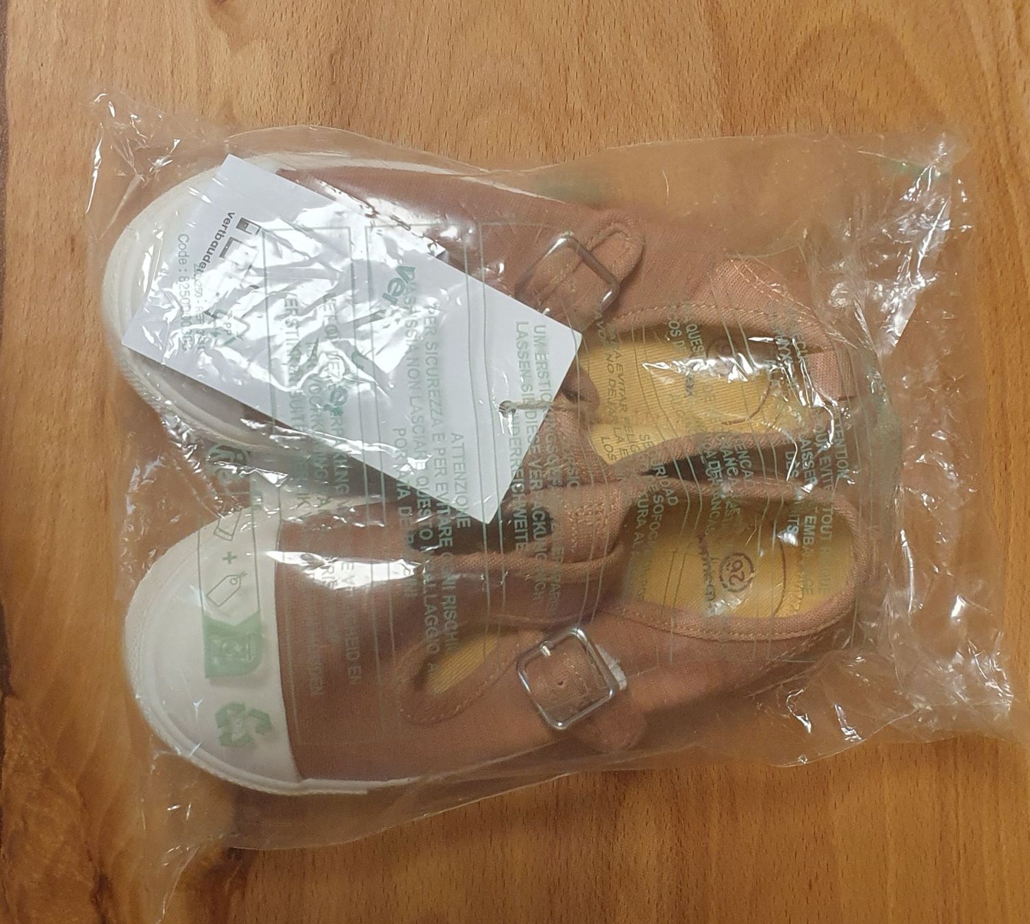 Scarpe da uomo: Neu; Schuhpacket von Vertbaudet, L&D und Impidimpi – Nuovo e nell'imballaggio originale da Oberburg venduto da bauob 1