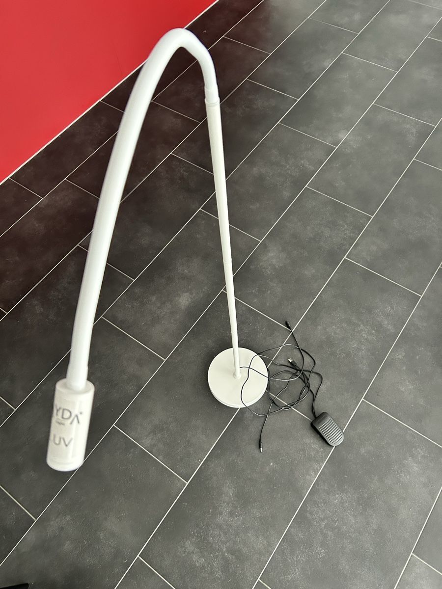Lampade: AYDA UV Light LUV Lampe mit Fussschalter – Usato da Neuenegg venduto da BananaJoe2025 1