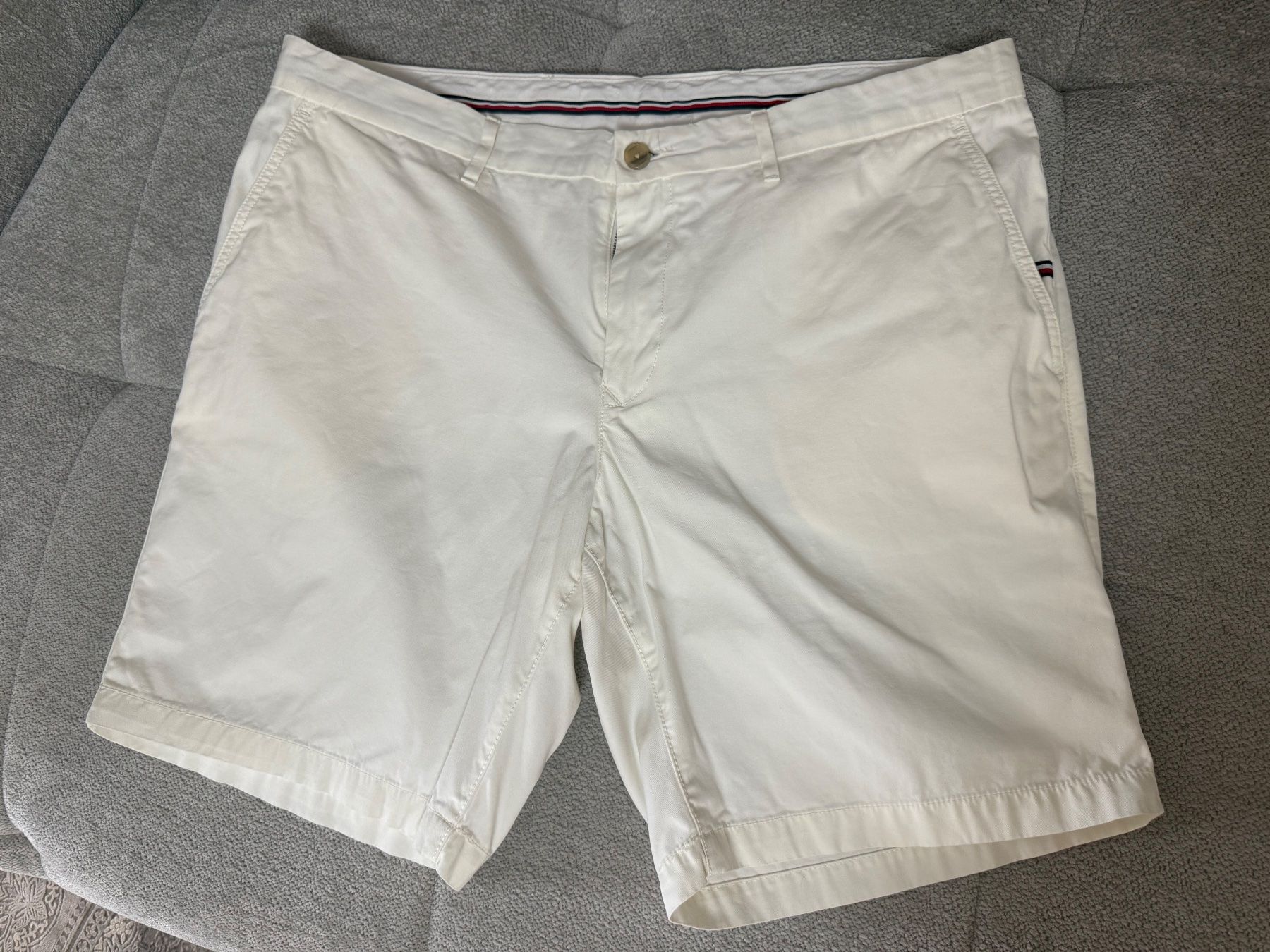 Tommy Hilfiger Pantaloni: Tommy Hilfiger Shorts Gr. 40 – Usato da Uetikon am See venduto da Fraufox1