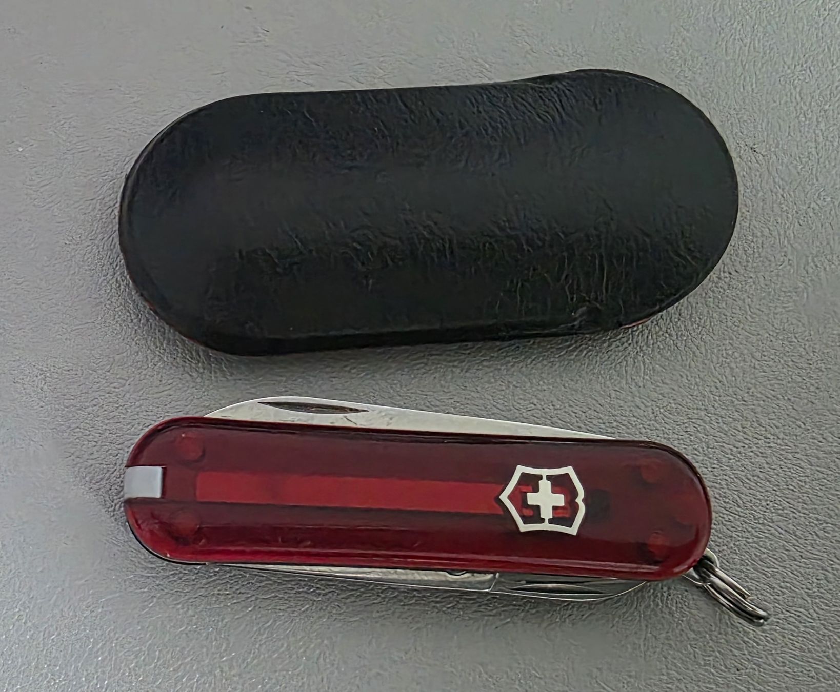 Victorinox Coltelli tascabile: Victorinox Sackmesser Classic, rot transparent – Usato da Niederuzwil venduto da 262305