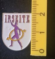 Pin IRSEITE Frau Mann Symbol lila Gold weiss 2cm