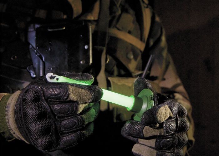 Ghirlande e barre luminose: 170 Stück Cyalume Technikal Lights  Knicklichter – Usato da Stein AG venduto da M.PEAKY 2
