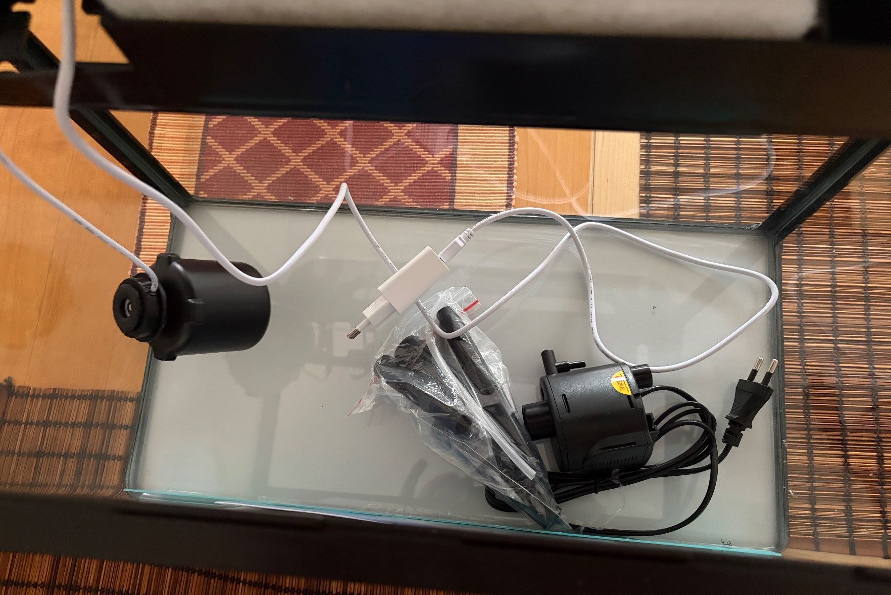 Acquari: Aquarium 26L – Nuovo e nell'imballaggio originale da Oberweningen venduto da Achille.3 3