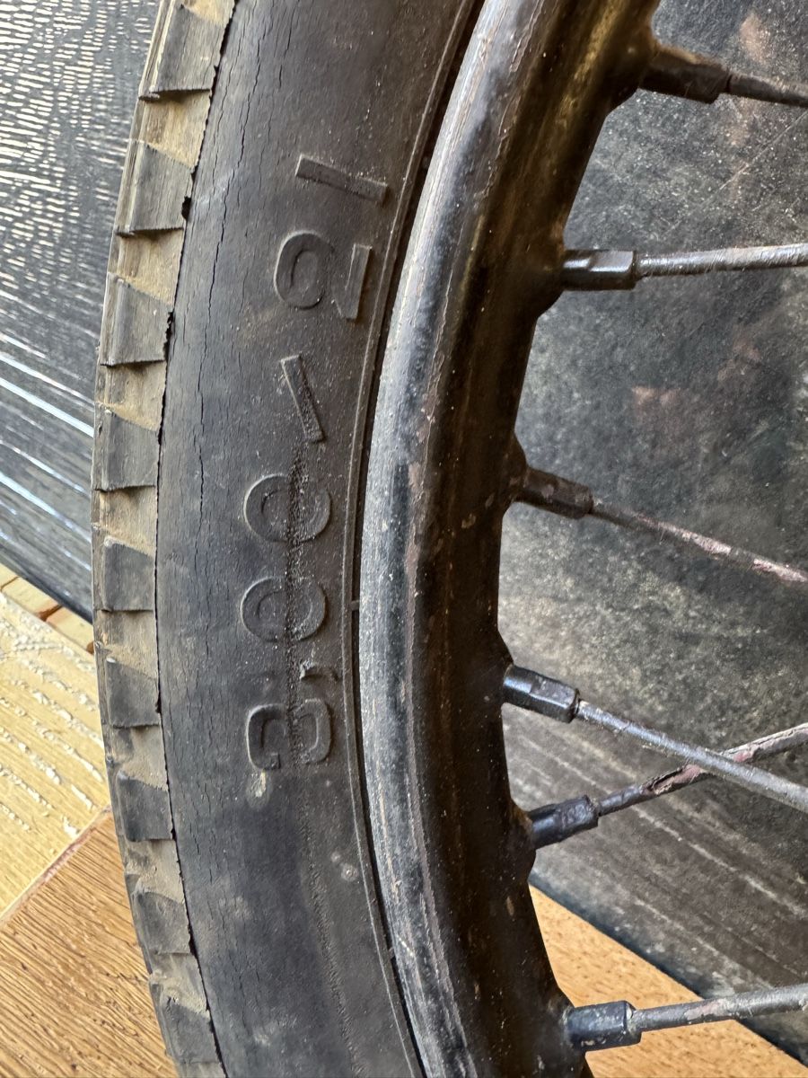 Toutes les pièces détachées moto: Speichenrad hinten mit Ritzel und Trommelbremse, Oldtimer  – D'occasion à Aathal-Seegräben par Romeo8607 2