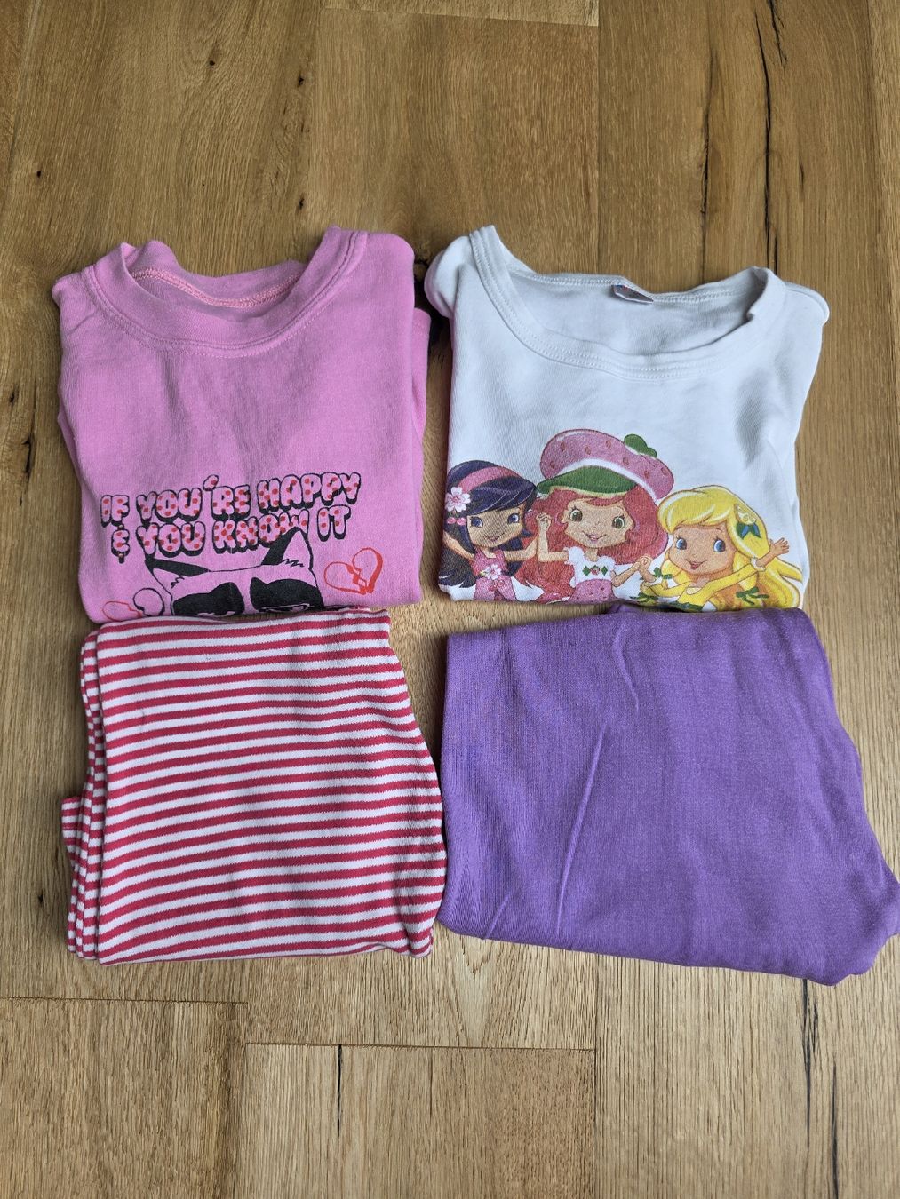 Pyjamas: Mädchen Pyjama zwei Set Grösse 128 – D'occasion à Toffen par ver_x68f