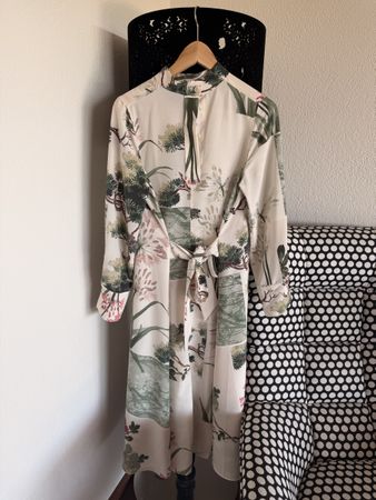 Ted Baker Dress Size 2 (S) Floral Print Button-Up Midi
