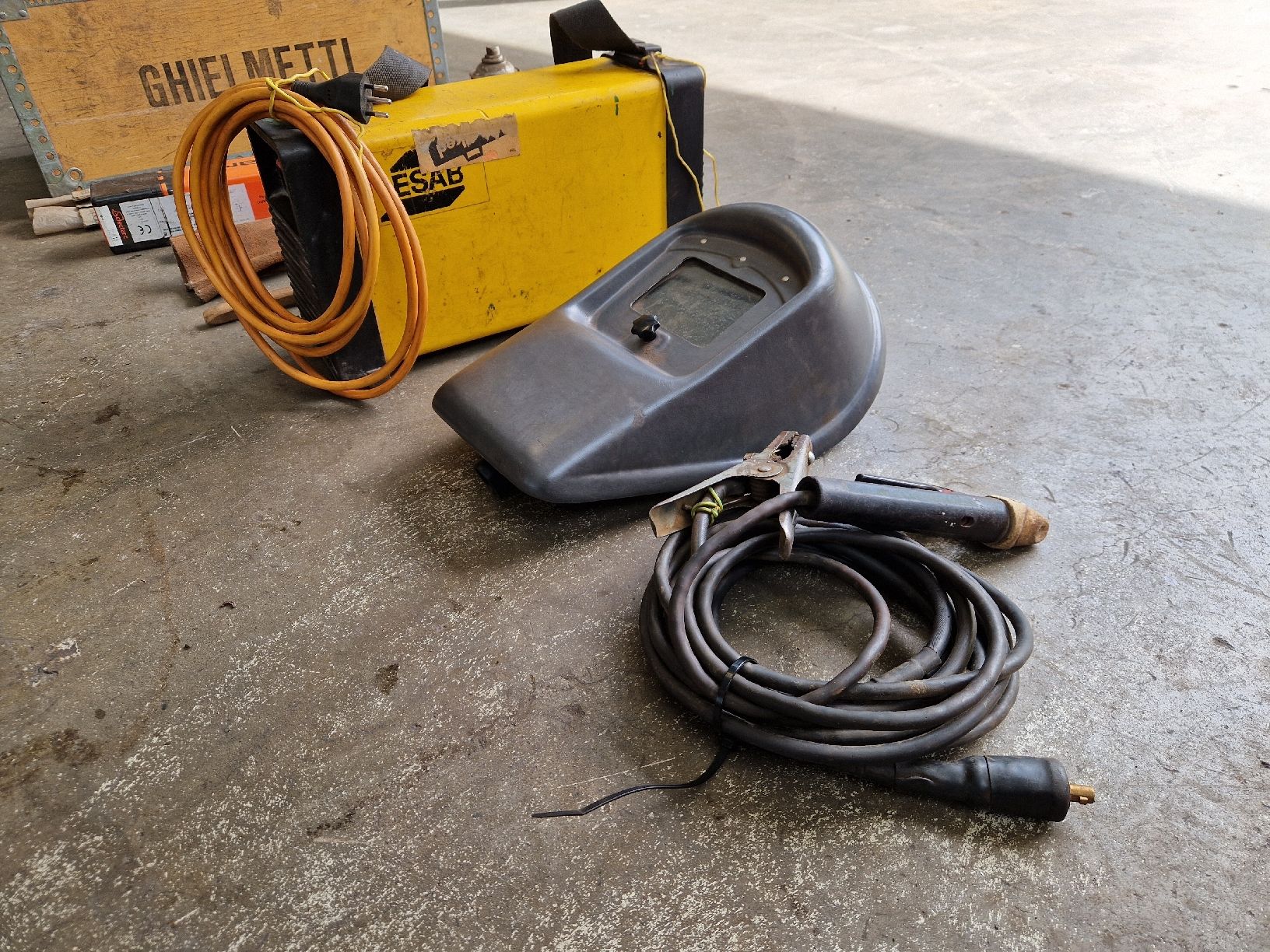 Esab Saldatori: ESAB Elektrodenschweissgerät Set – Usato da Herbligen venduto da and_q5hr 1
