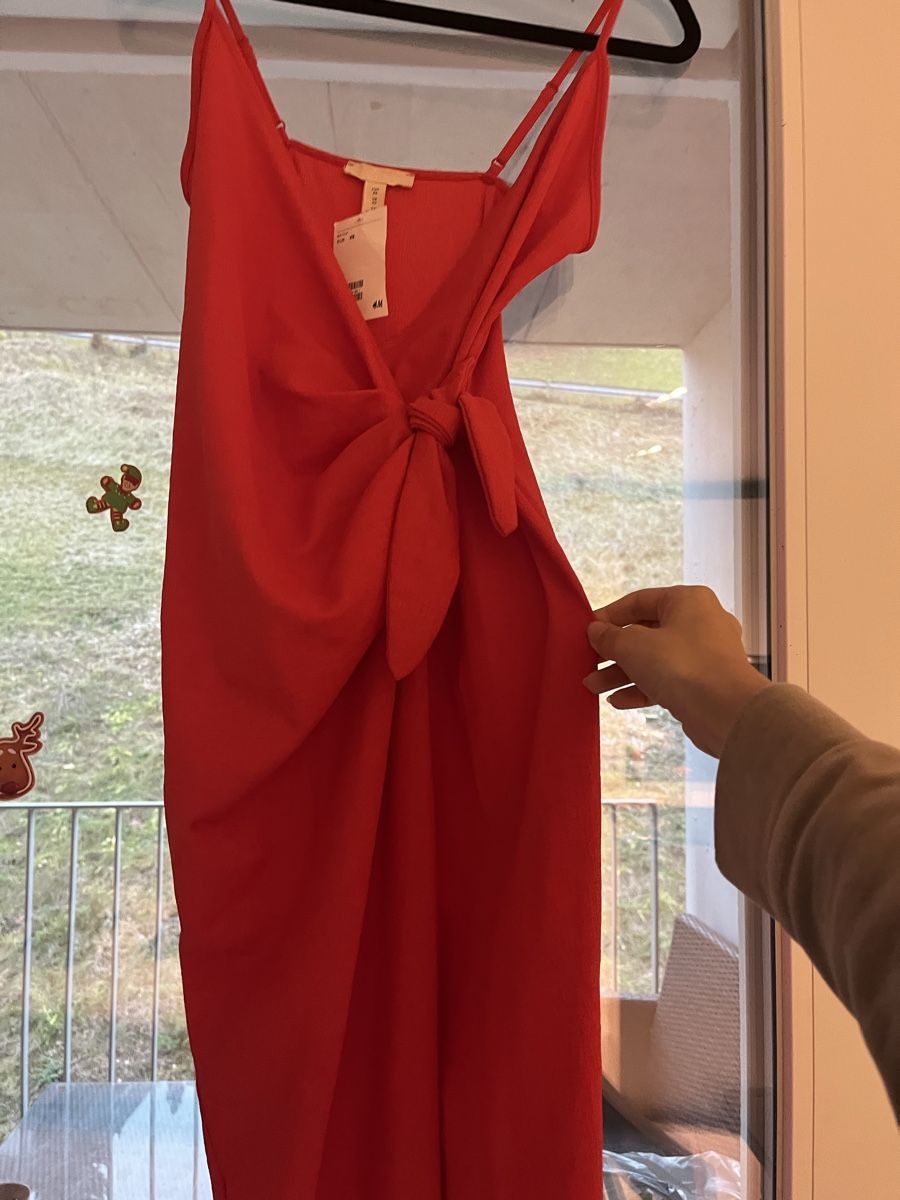 H&M Kleider: Neue rote Kleid XS – Neu und originalverpackt aus Turgi von SvetlaM 3
